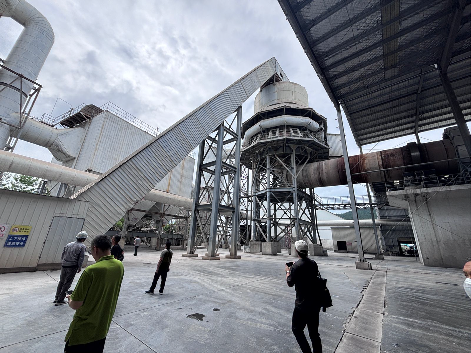 Tampilan slider promosi pada halaman utama